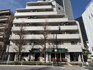 シャンボール新宿の外観