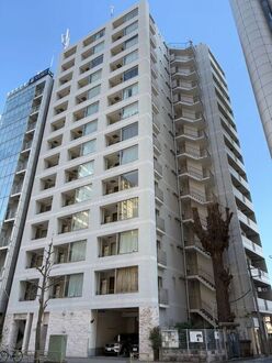 カテリーナ代々木プレイスの外観