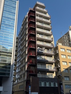 千駄ヶ谷フラワーマンションの外観