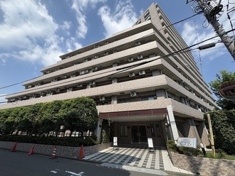 ライオンズシティ調布の外観