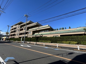 オリエントロイヤルハウス経堂の外観