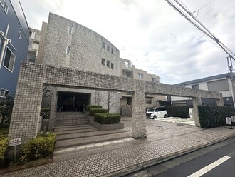 グラーサ経堂桜丘の外観