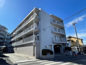 ファミール入間の外観