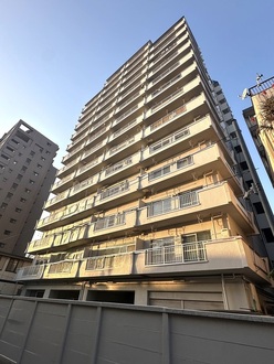 マンション第2明大前の外観