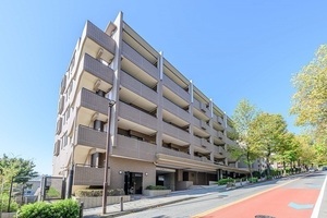 コスモ宮前平ガーデンフォルムの外観