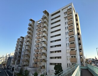 ライオンズスクエア用賀の外観