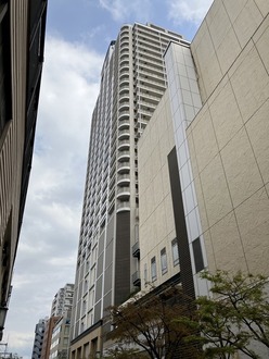 グランタワー府中ラ・アヴェニューの外観