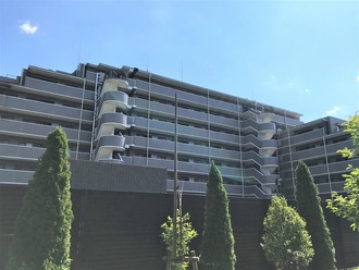 ファミール三鷹グランデージの外観