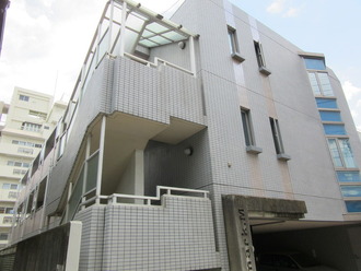 ランドマーク三鷹の外観