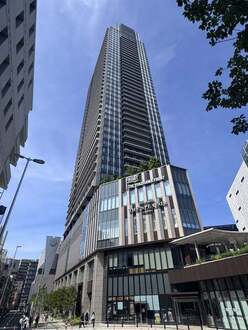 THE YOKOHAMA FRONT TOWERの外観
