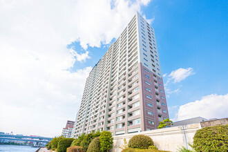 東京アインスリバーサイドタワーの外観