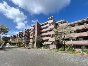 菊名パーク・ホームズ参番館の外観