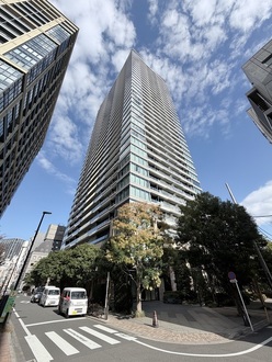 パークシティ中央湊ザタワーの外観