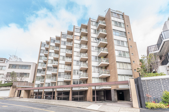 青山コーポラスの外観