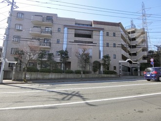 ロワレール日限山の外観
