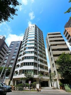 プレミスト新宿都庁前の外観
