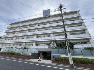 日商岩井弥生町マンションの外観