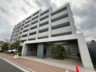 ライオンズステージ中野中央の外観