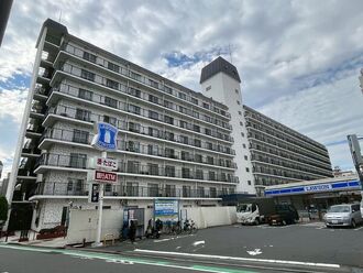 秀和幡ケ谷レジデンスの外観