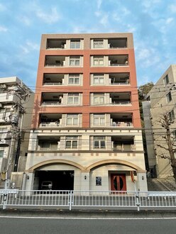 リブゼ横浜紅葉坂の外観