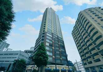 横濱ユーロタワーの外観