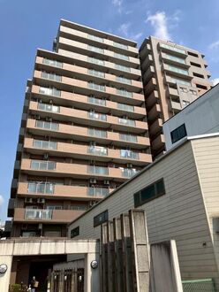 フォルスコート北浦和駅前の外観