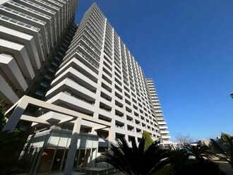 クレストシティタワーズ浦安の外観