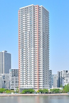 キャナルファーストタワーの外観