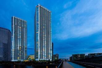 DEUX TOURS CANAL&SPA（ドゥ・トゥール　キャナル&スパ）の外観