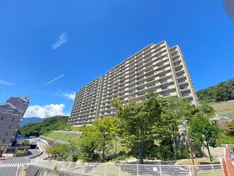 井口台パークヒルズ参番館の外観