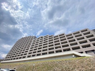 井口台パークヒルズセンターコートの外観