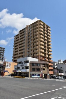 ヴェルディ西条駅前の外観