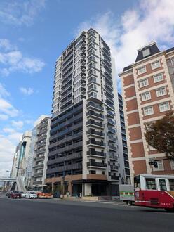 ザ・広島フロントの外観