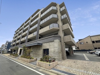 ファーネスト西新レジデンスの外観