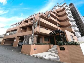 ダイナコート六本松の外観