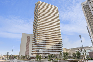 MID　OASIS　TOWERS　タワー棟の外観