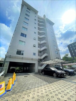 月見ヶ丘マンションの外観