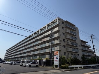 リーデンススクエア八田の外観