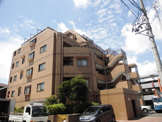 ファミール鶴舞の外観