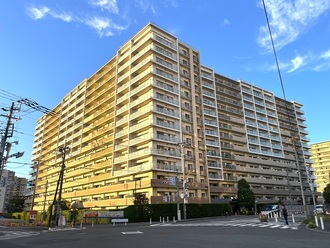 ビー・サイトの外観