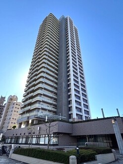 スカイフロントタワー川口の外観