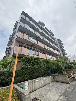 エルズ市川中山の外観
