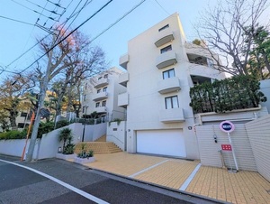 イースタンホームズ若林の外観