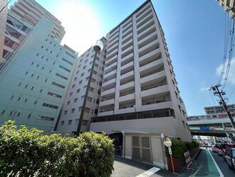 進和江坂アーバンライフの外観