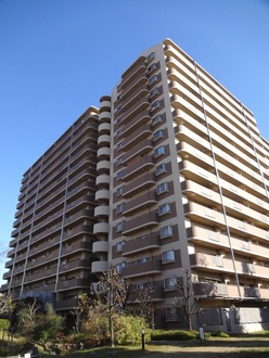 ファミール北大阪ライトコートの外観