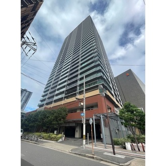 なんばグランドマスターズタワーの外観