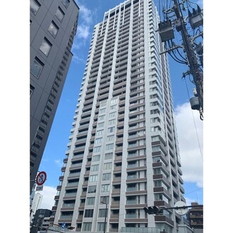 ブランズタワー南堀江の外観