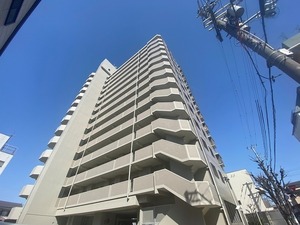 コスモ鶴見緑地弐番館の外観