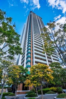 大阪福島タワーの外観