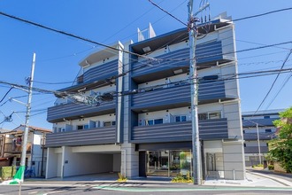 アジールコート三宿テラスの外観